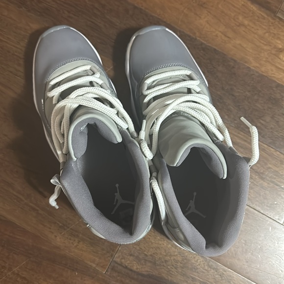 Jordan Nike retro cool Grey - Picture 3 of 6